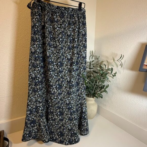 Blue Floral Wrap High-Low Midi Skirt – Max Studio, Size L - Picture 3 of 7